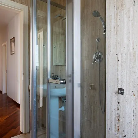 شقة Nicol House Luxury In By Barbarhouse باري